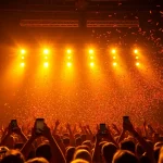 Imagen relacionada con giras musicales efectos virales redes sociales